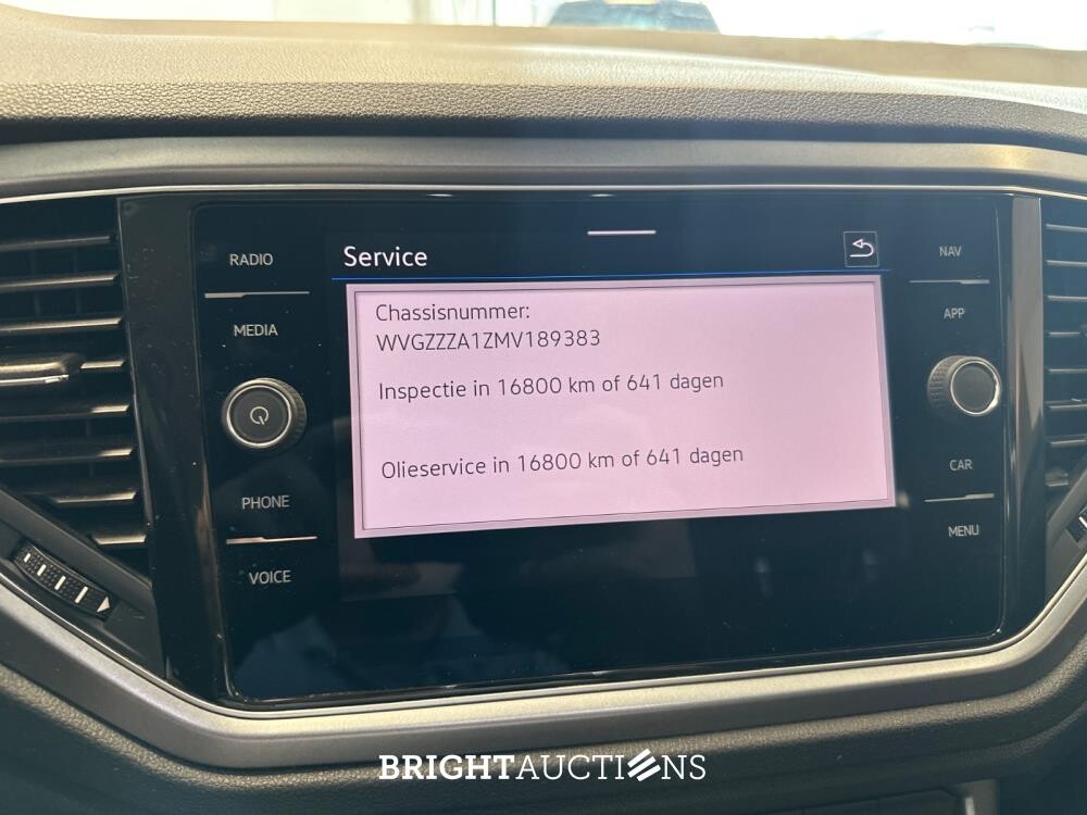 Volkswagen T-Roc Business 1.5 TSI 150 pk 2021, P-449-SZ