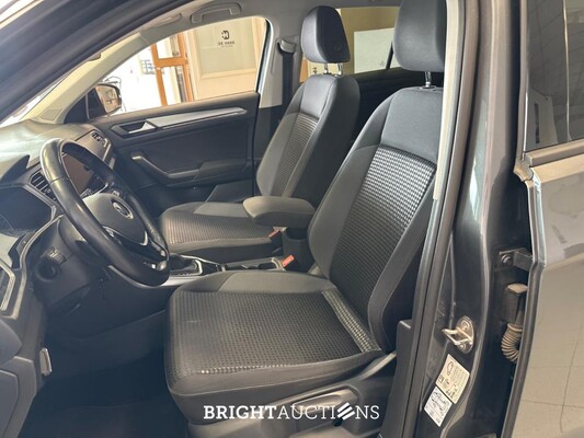 Volkswagen T-Roc Business 1.5 TSI 150 pk 2021, P-449-SZ