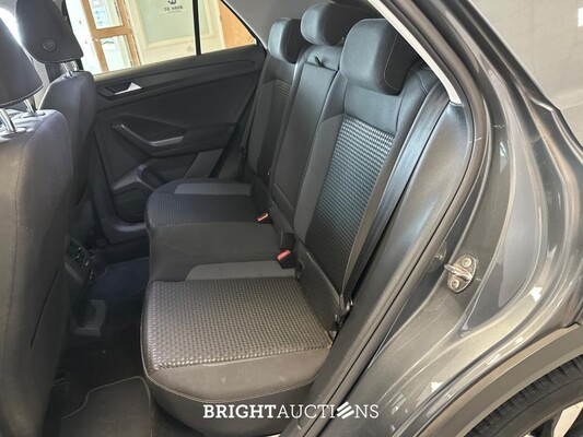 Volkswagen T-Roc Business 1.5 TSI 150 pk 2021, P-449-SZ