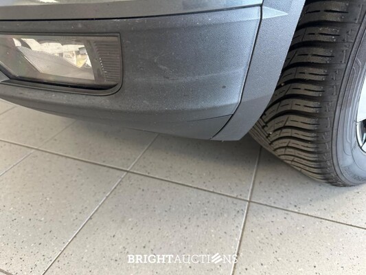 Volkswagen T-Roc Business 1.5 TSI 150 pk 2021, P-449-SZ