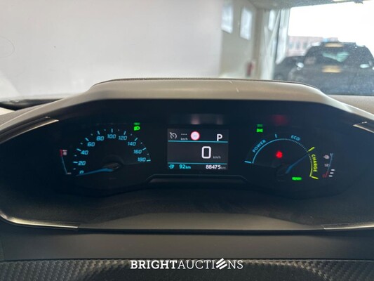 Peugeot 2008 e- EV Active Pack 50 kWh 136 pk 2022, S-143-NT