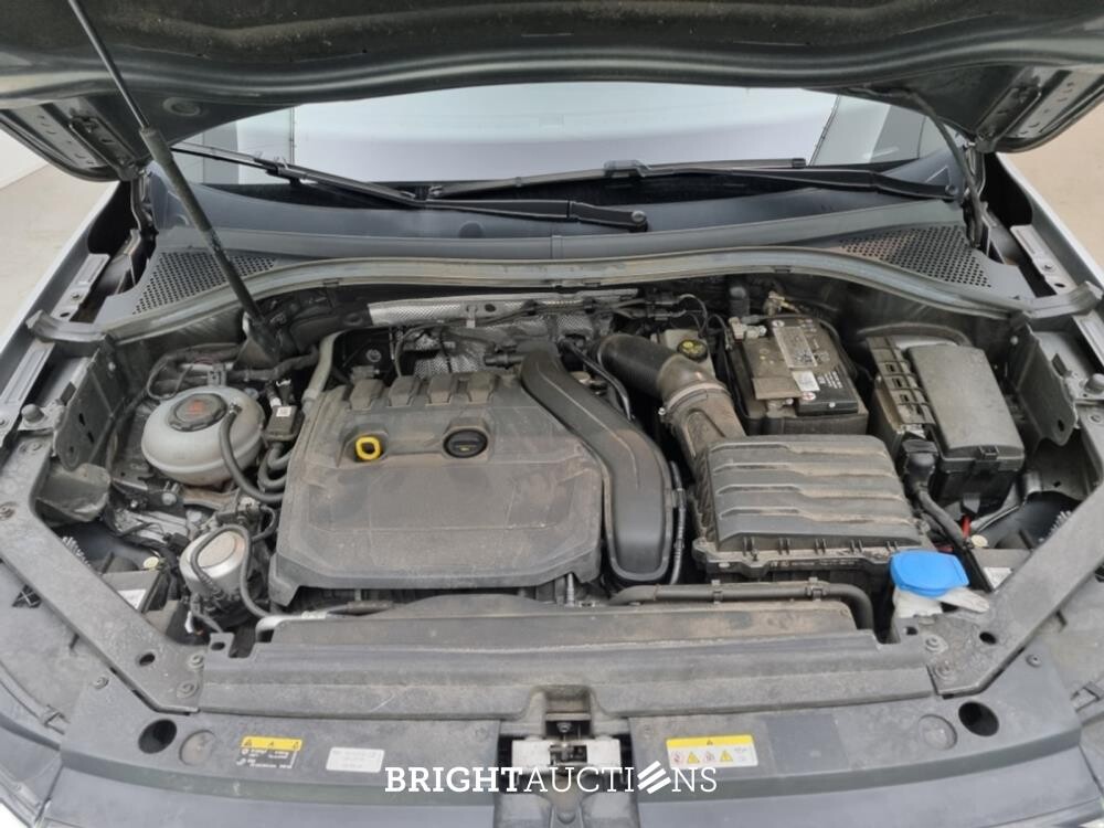 Volkswagen Tiguan R-Line Business 1.5 TSI 150pk 2022 (Origineel-NL), N-513-XL