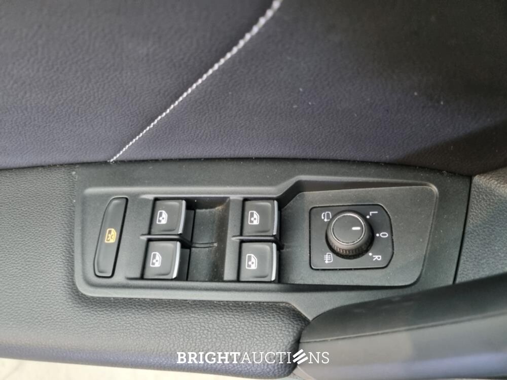 Volkswagen Tiguan R-Line Business 1.5 TSI 150pk 2022 (Origineel-NL), N-513-XL