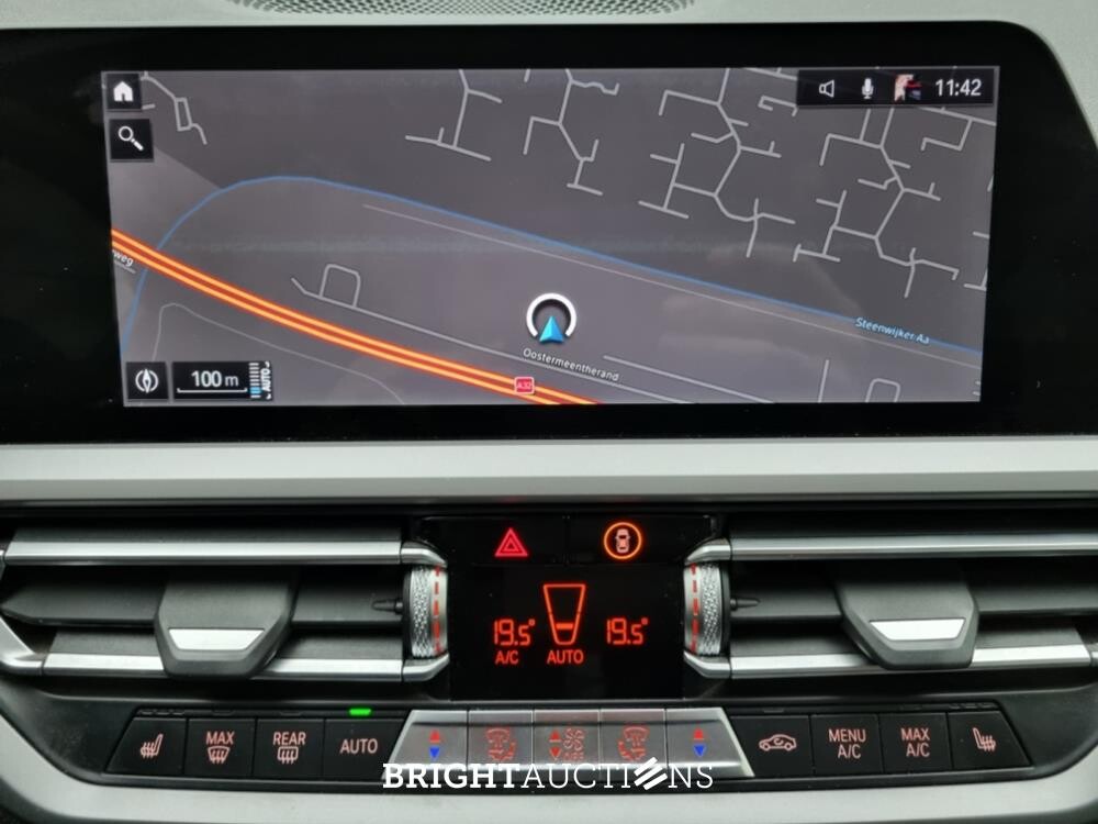 BMW 330e 3-serie Touring Business Edition Plus 296pk 2021 (Origineel-NL) 3-Serie, K-474-XH
