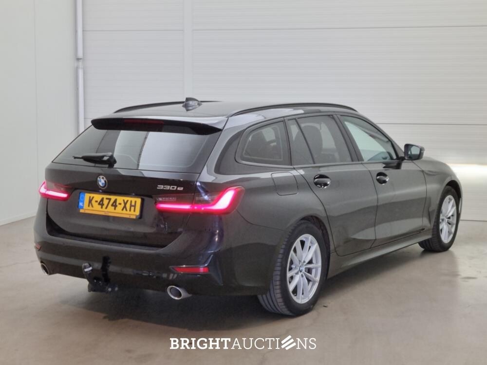 BMW 330e 3-serie Touring Business Edition Plus 296pk 2021 (Origineel-NL) 3-Serie, K-474-XH