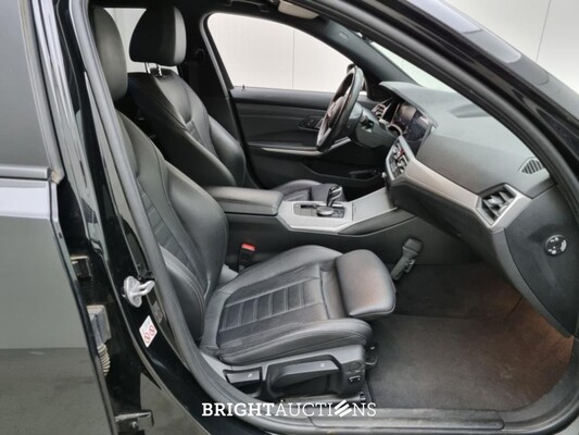 BMW 330e 3-serie Touring Business Edition Plus 296pk 2021 (Origineel-NL) 3-Serie, K-474-XH