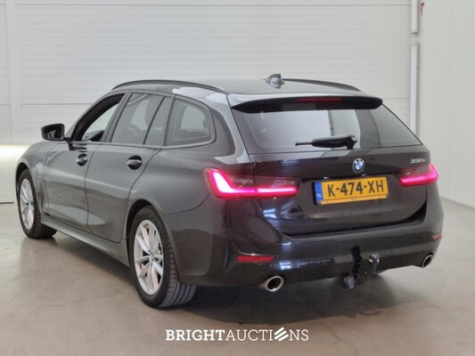 BMW 330e 3-serie Touring Business Edition Plus 296pk 2021 (Origineel-NL) 3-Serie, K-474-XH