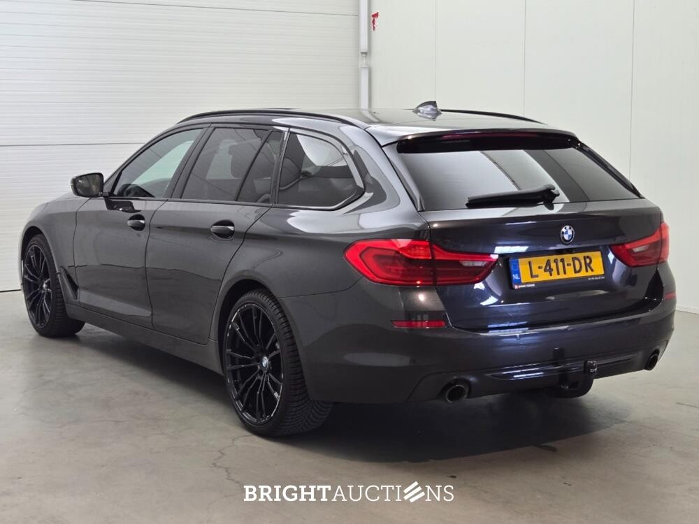 BMW 530i xDrive 5-serie Touring High Executive 252pk 2017 5-Serie, L-411-DR