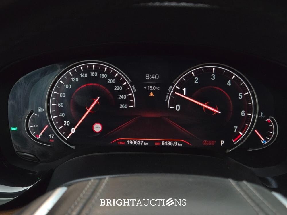 BMW 530i xDrive 5-serie Touring High Executive 252pk 2017 5-Serie, L-411-DR