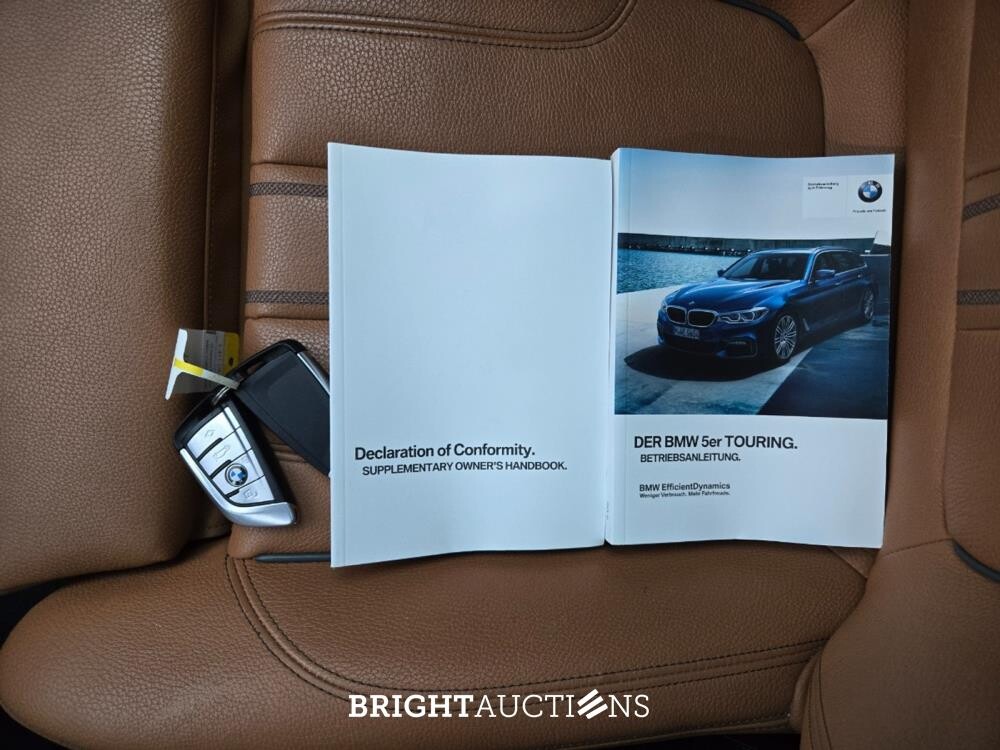 BMW 530i xDrive 5-serie Touring High Executive 252pk 2017 5-Serie, L-411-DR