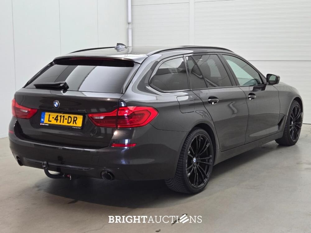 BMW 530i xDrive 5-serie Touring High Executive 252pk 2017 5-Serie, L-411-DR