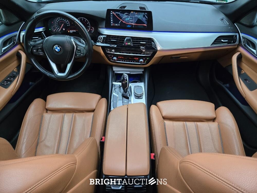 BMW 530i xDrive 5-serie Touring High Executive 252pk 2017 5-Serie, L-411-DR