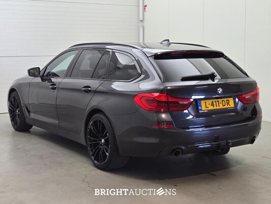BMW 530i xDrive 5-serie Touring High Executive 252pk 2017 5-Serie, L-411-DR