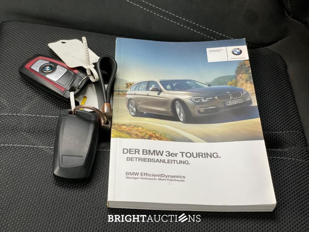 BMW 330d 3-serie Touring Centennial High Executive 258pk 2016 3-Serie, TX-814-B