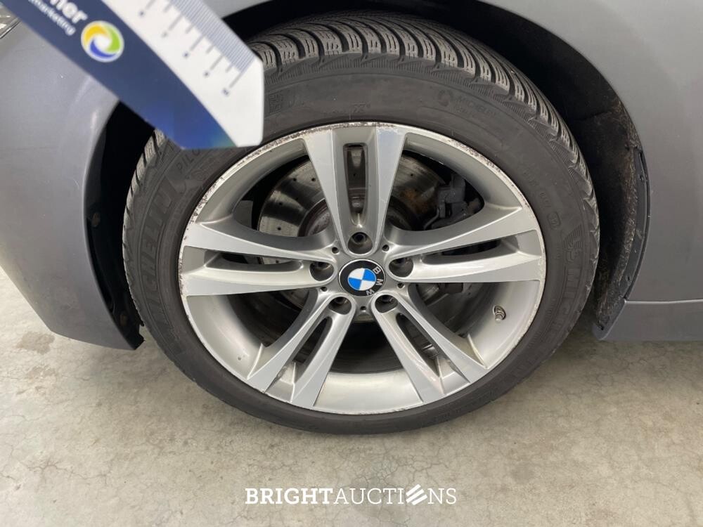 BMW 330d 3-serie Touring Centennial High Executive 258pk 2016 3-Serie, TX-814-B