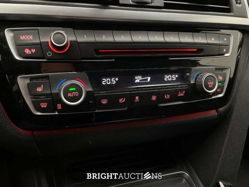 BMW 330d 3-serie Touring Centennial High Executive 258pk 2016 3-Serie, TX-814-B