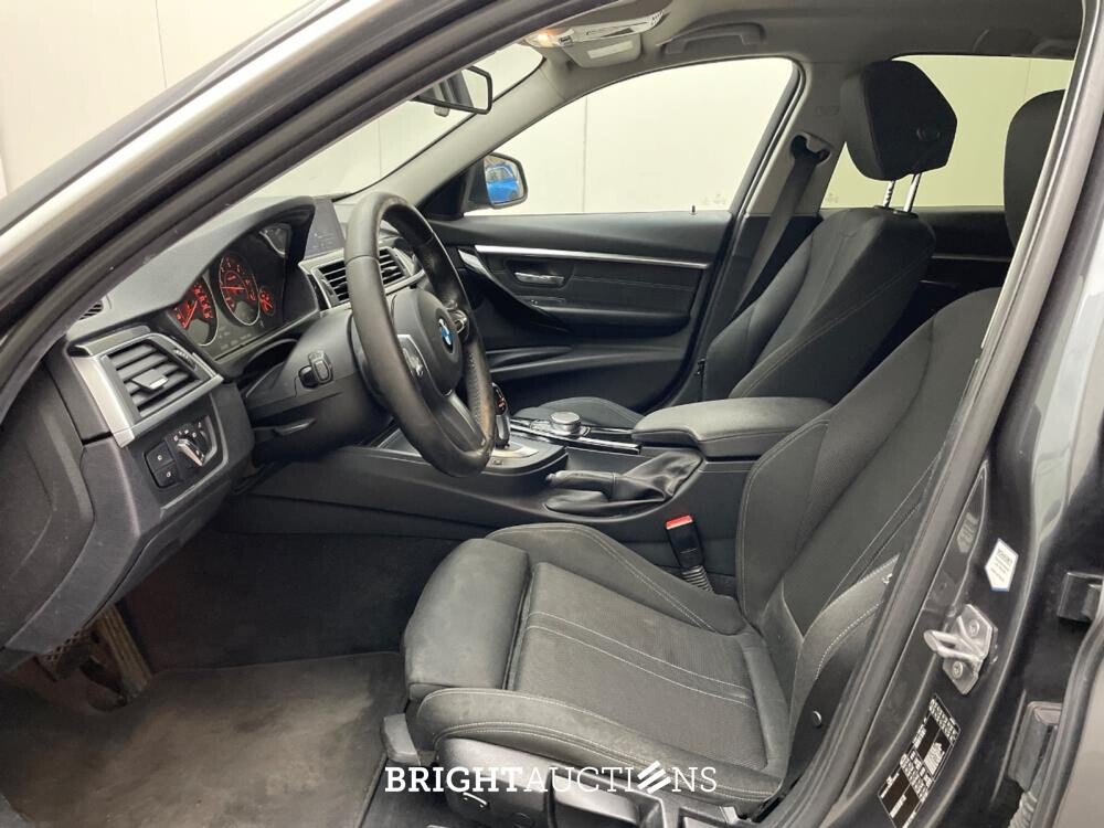 BMW 330d 3-serie Touring Centennial High Executive 258pk 2016 3-Serie, TX-814-B