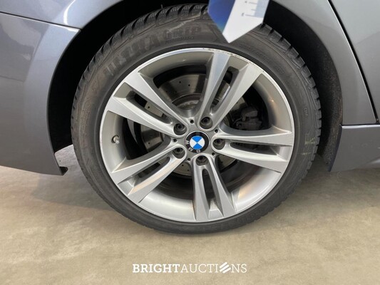 BMW 330d 3-serie Touring Centennial High Executive 258pk 2016 3-Serie, TX-814-B