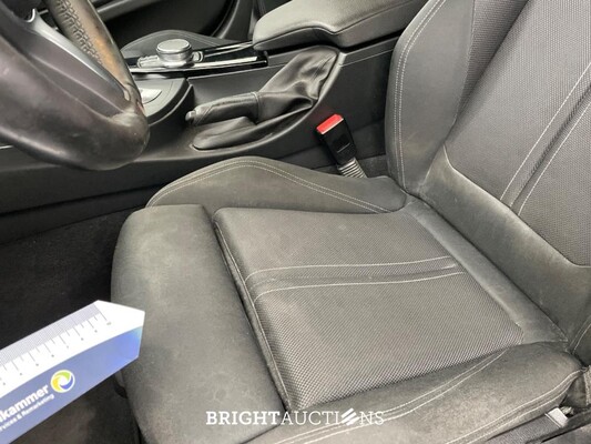BMW 330d 3-serie Touring Centennial High Executive 258pk 2016 3-Serie, TX-814-B