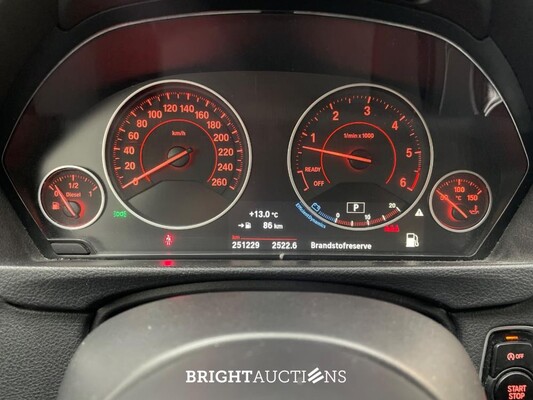 BMW 330d 3-serie Touring Centennial High Executive 258pk 2016 3-Serie, TX-814-B