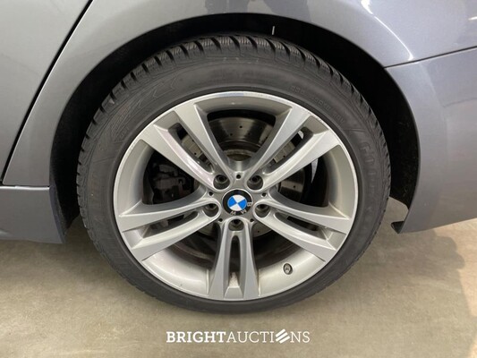 BMW 330d 3-serie Touring Centennial High Executive 258pk 2016 3-Serie, TX-814-B