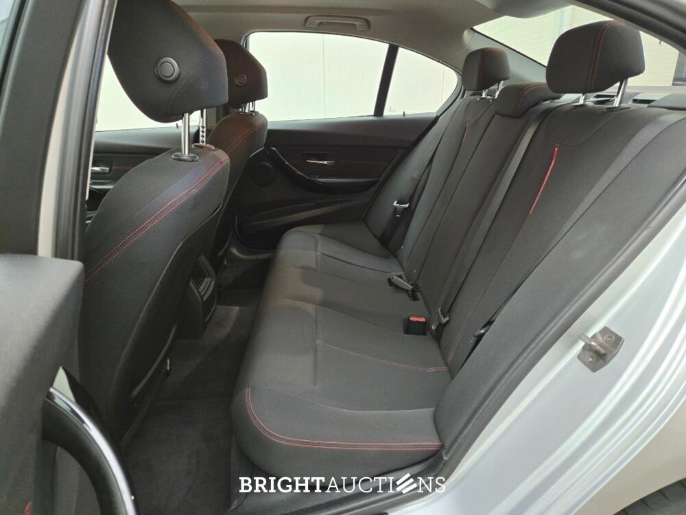 BMW 316i 3-serie Business 136pk 2016 (Origineel-NL) 3-Serie, JR-303-F