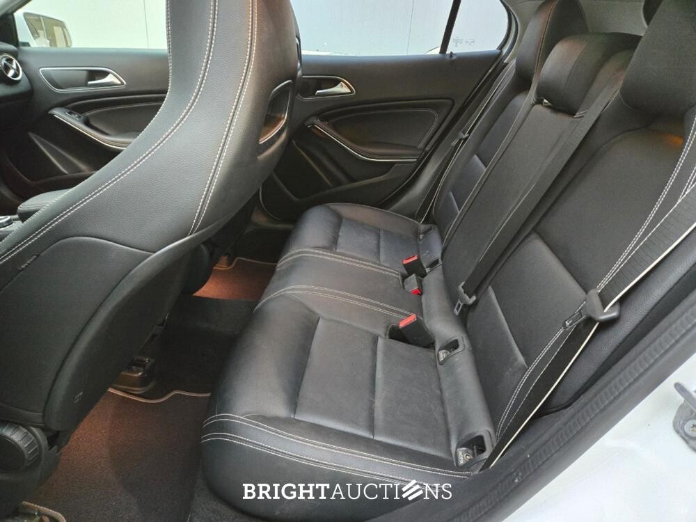 Mercedes-Benz GLA200 Premium Plus 156pk 2020 GLA-Klasse, S-200-NX