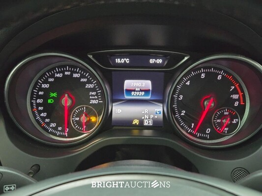 Mercedes-Benz GLA200 Premium Plus 156pk 2020 GLA-Klasse, S-200-NX