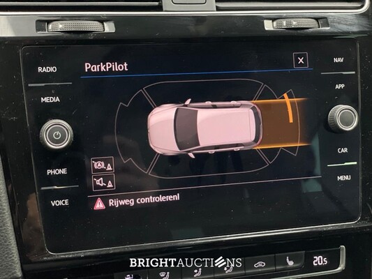 Volkswagen Golf Highline Business R 2.0 TDI 150pk 2019, Z-403-NZ