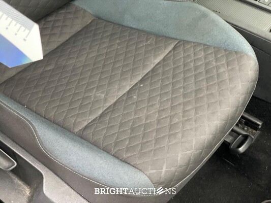 Volkswagen Golf Highline Business R 2.0 TDI 150pk 2019, Z-403-NZ