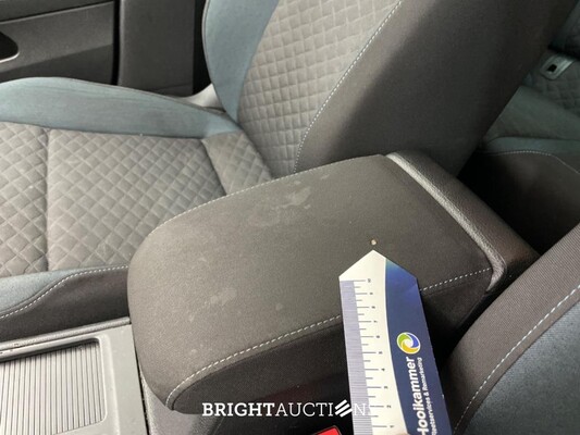 Volkswagen Golf Highline Business R 2.0 TDI 150pk 2019, Z-403-NZ