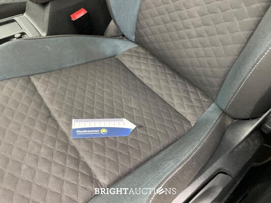 Volkswagen Golf Highline Business R 2.0 TDI 150pk 2019, Z-403-NZ