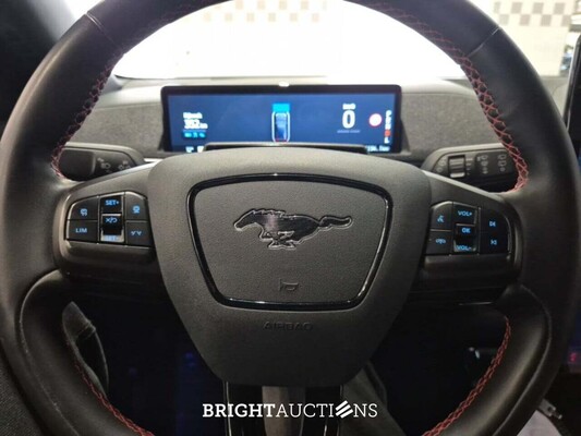 Ford Mustang Mach-E Premium RWD 99 kWh 294pk 2023, 2DUK844