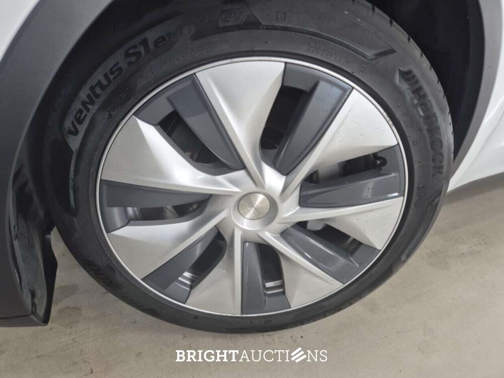 Tesla Model Y RWD 60 kWh 299pk 2022, 2CVD601