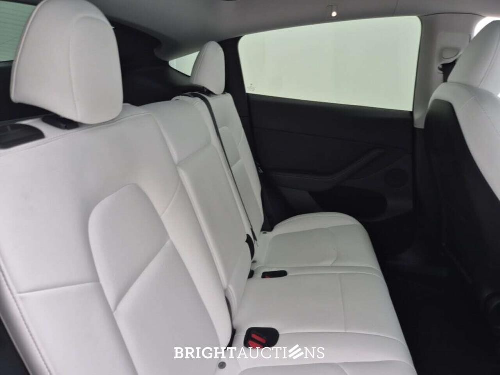 Tesla Model Y RWD 60 kWh 299pk 2022, 2CVD601