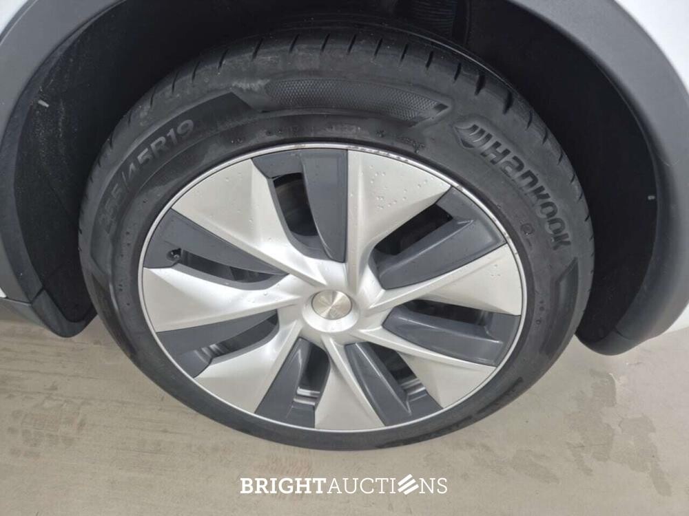 Tesla Model Y RWD 60 kWh 299pk 2022, 2CVD601
