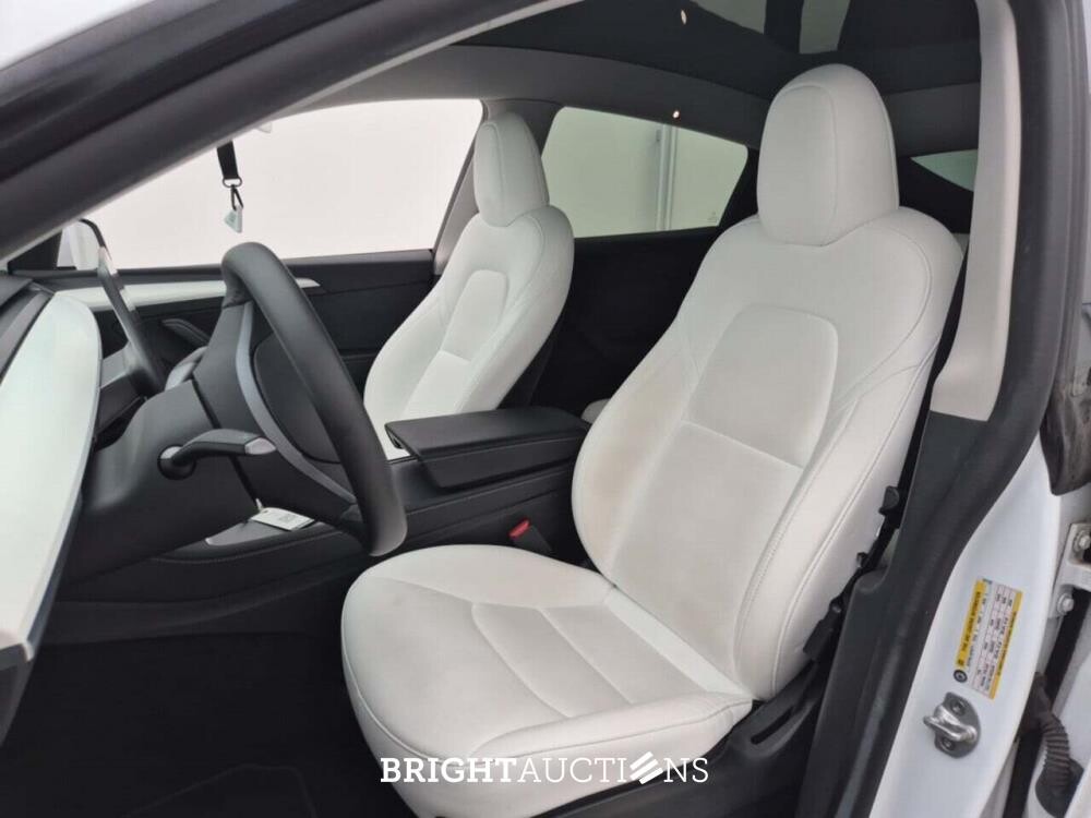 Tesla Model Y RWD 60 kWh 299pk 2022, 2CVD601