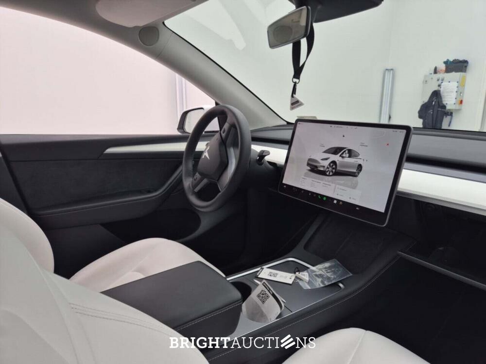 Tesla Model Y RWD 60 kWh 299pk 2022, 2CVD601