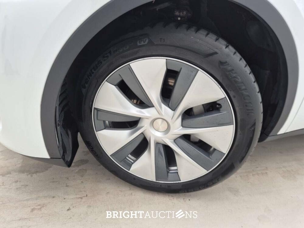 Tesla Model Y RWD 60 kWh 299pk 2022, 2CVD601