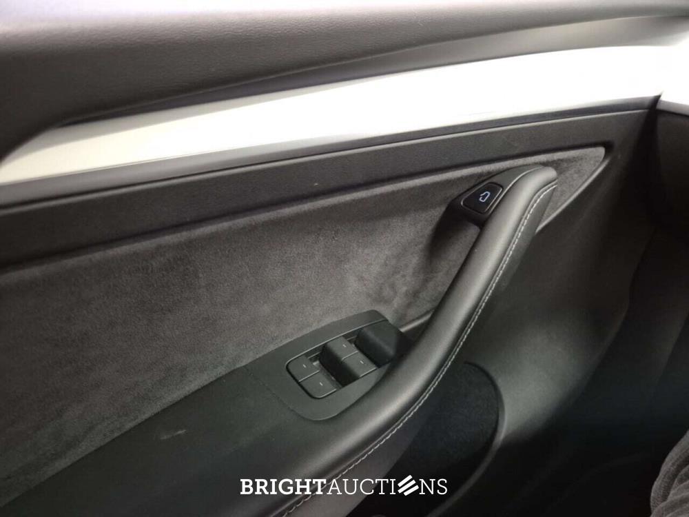 Tesla Model Y RWD 60 kWh 299pk 2022, 2CVD601