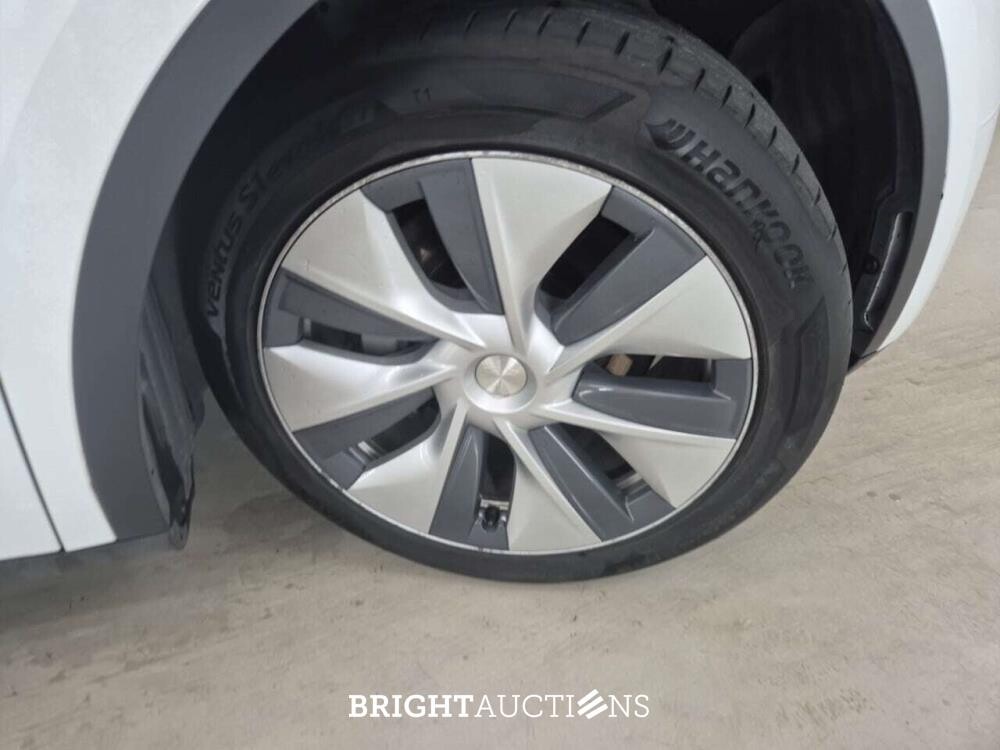 Tesla Model Y RWD 60 kWh 299pk 2022, 2CVD601