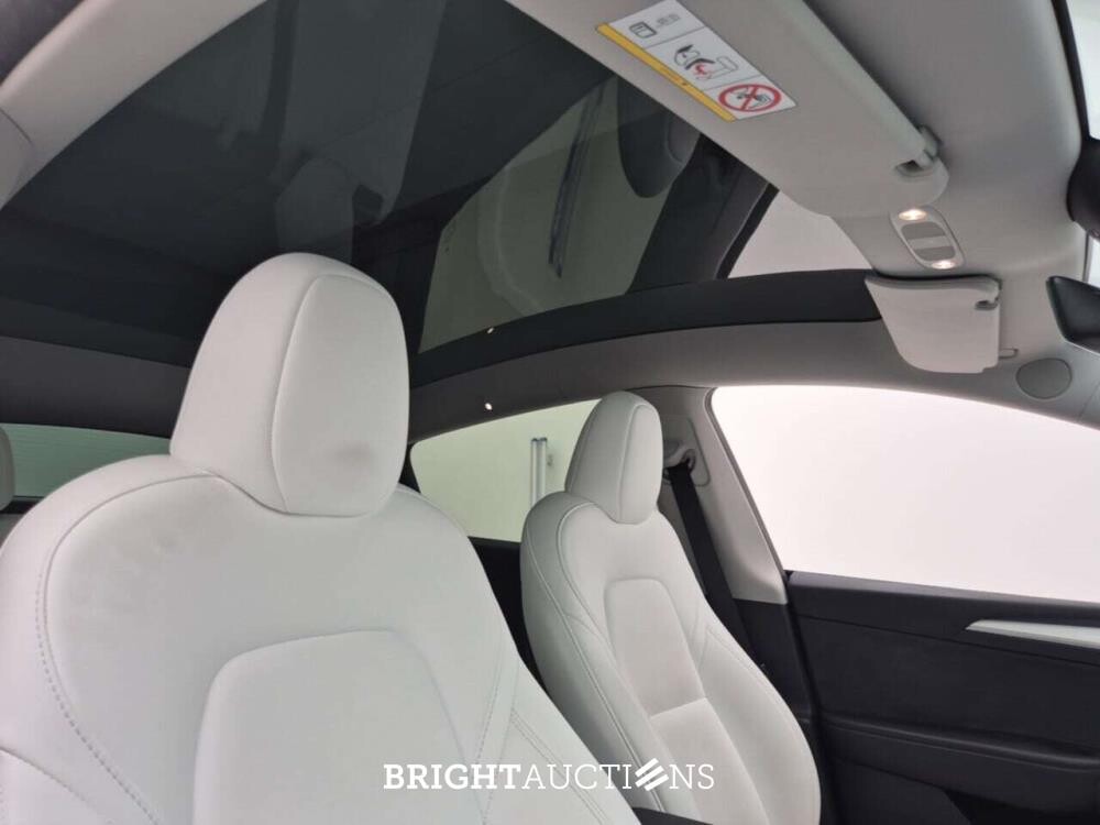 Tesla Model Y RWD 60 kWh 299pk 2022, 2CVD601