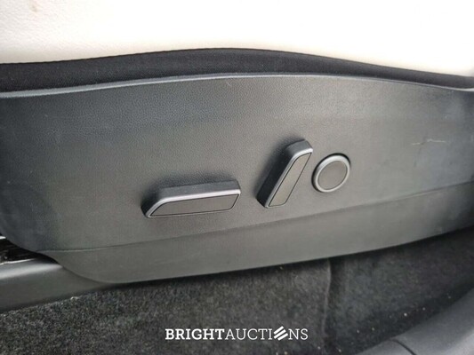 Tesla Model Y RWD 60 kWh 299pk 2022, 2CVD601