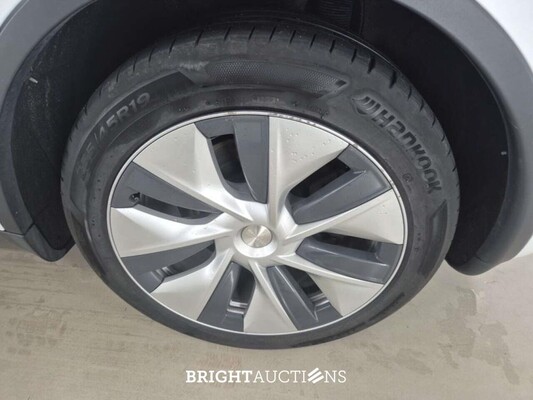 Tesla Model Y RWD 60 kWh 299pk 2022, 2CVD601