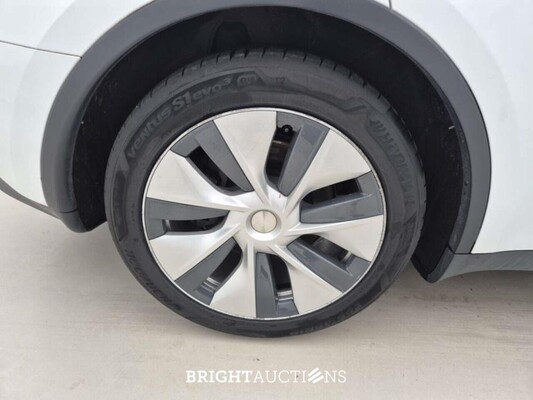 Tesla Model Y RWD 60 kWh 299pk 2022, 2CVD601