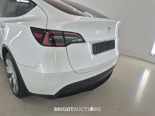 Tesla Model Y RWD 60 kWh 299pk 2022, 2CVD601