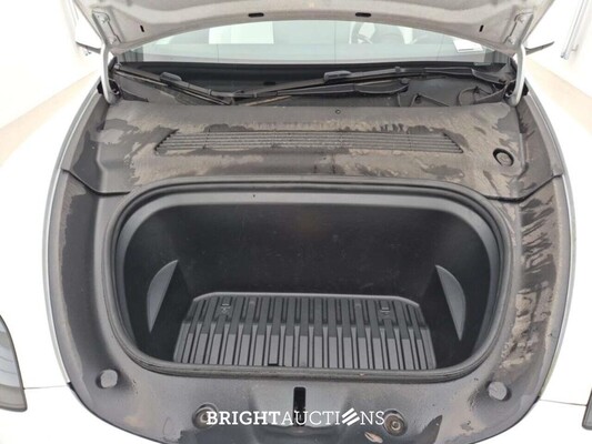 Tesla Model Y RWD 60 kWh 299pk 2022, 2CVD601