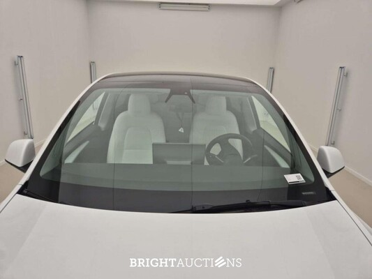 Tesla Model Y RWD 60 kWh 299pk 2022, 2CVD601
