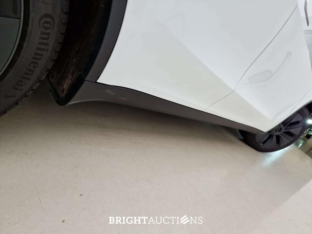 Tesla Model Y Long Range RWD 347pk 2025, 2GRZ915