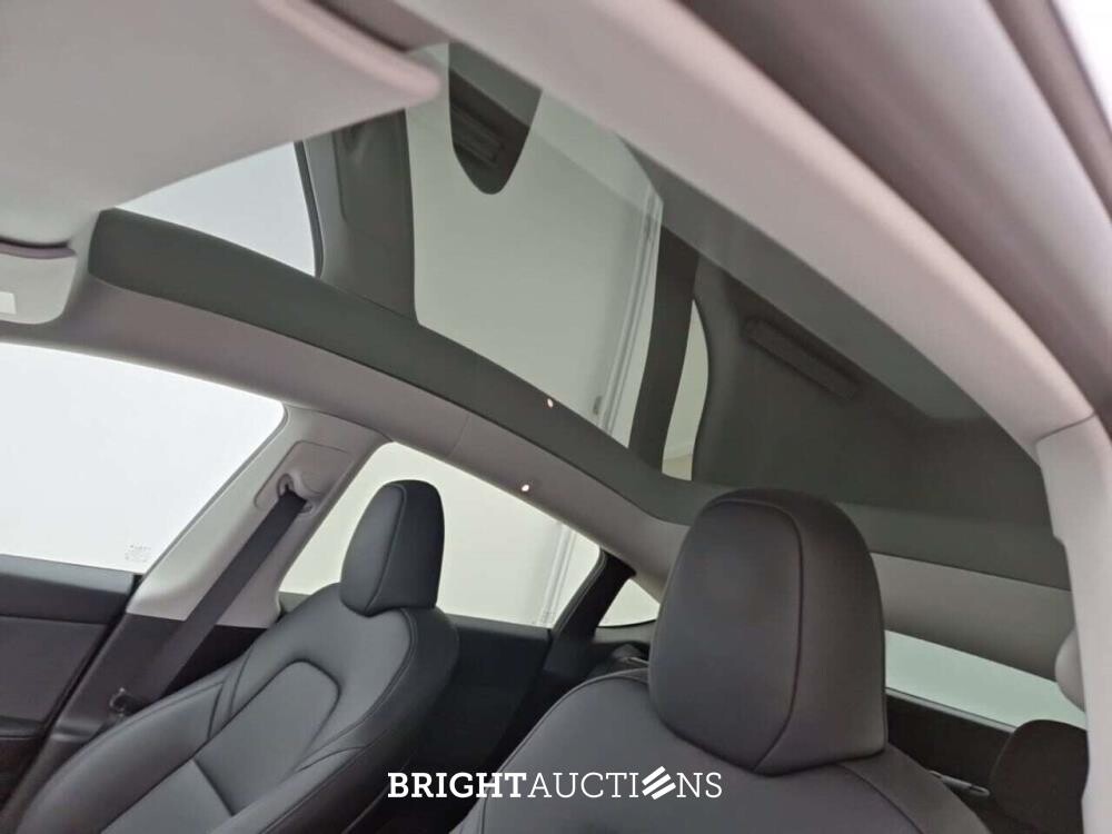 Tesla Model Y Long Range RWD 347pk 2025, 2GRZ915